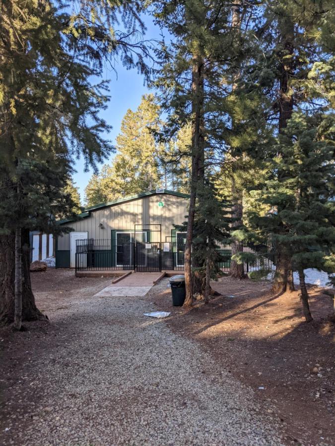Pinewoods Resort And Rv Park Duck Creek Village Luaran gambar