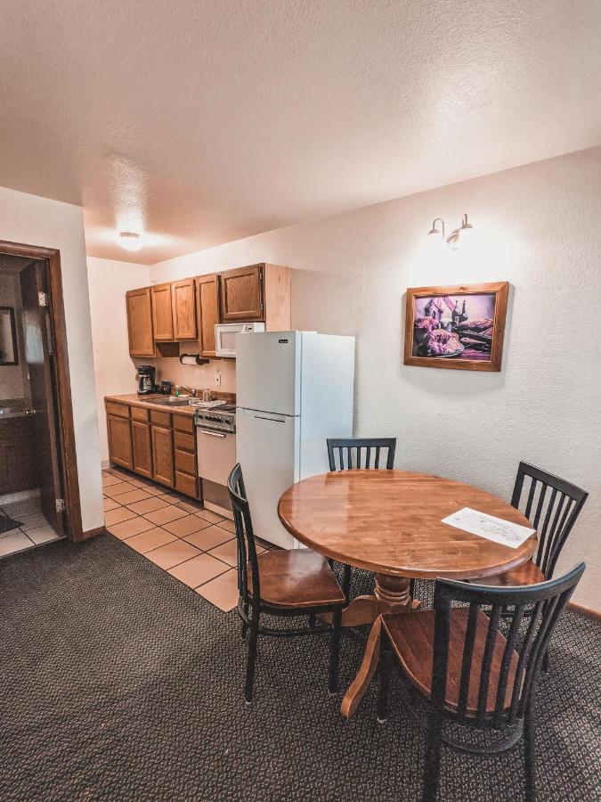 Pinewoods Resort And Rv Park Duck Creek Village Luaran gambar